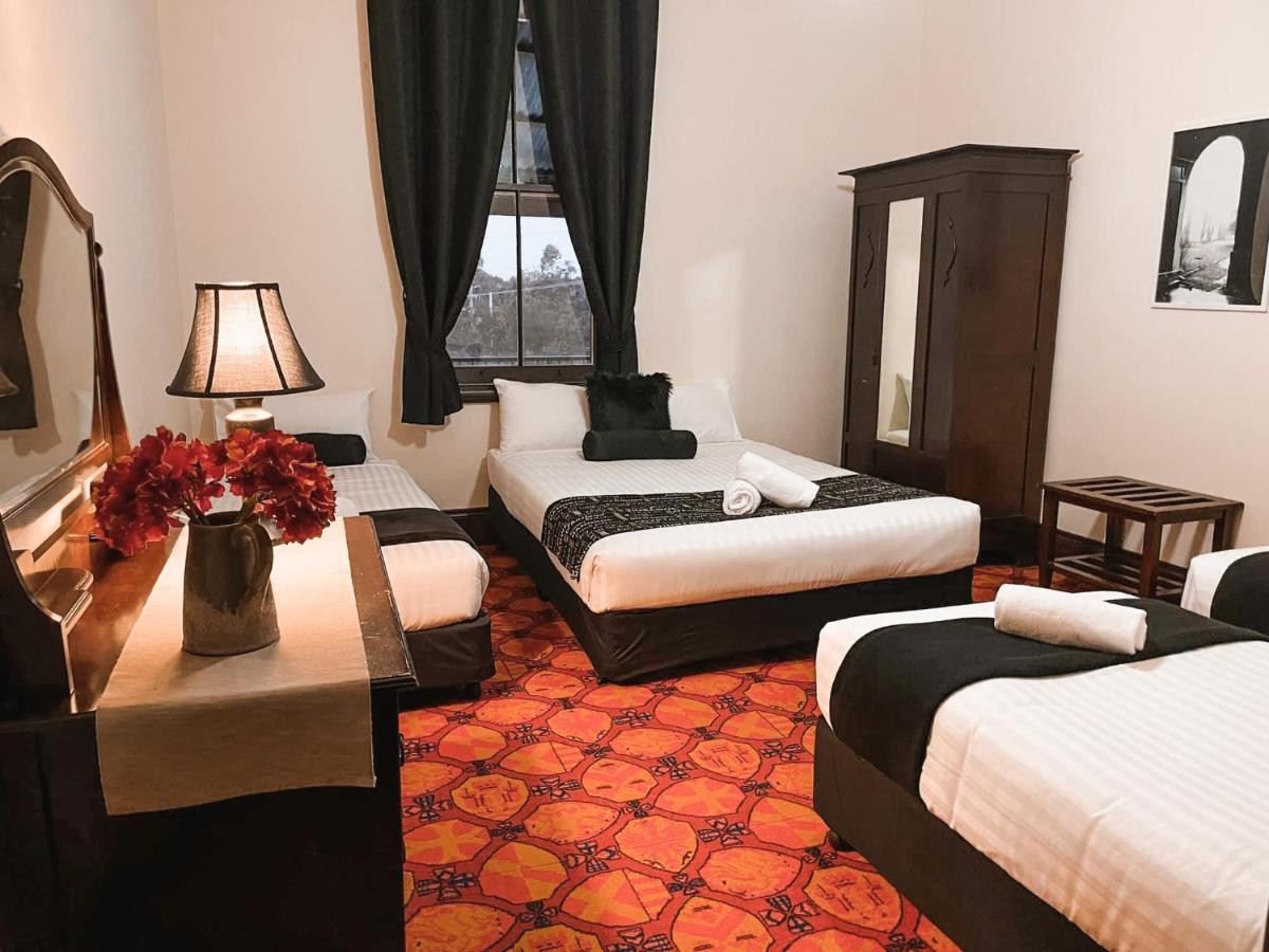 Neath Hotel 외부 사진